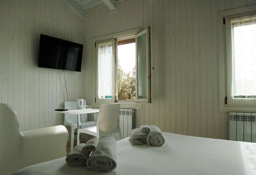 پانسیون Junior Suites Venezia