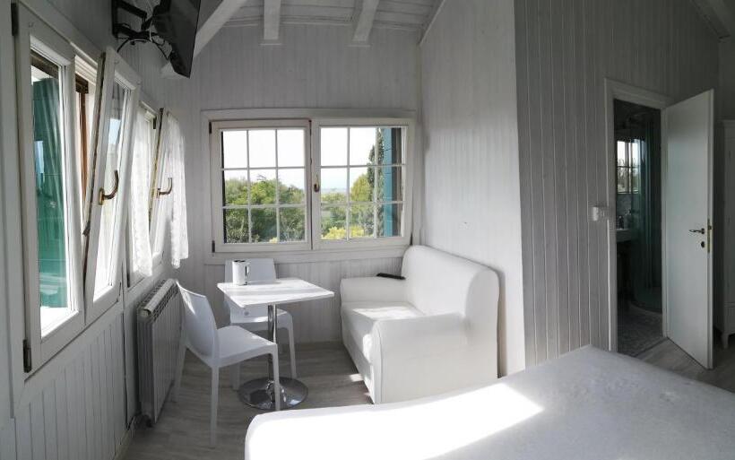 پانسیون Junior Suites Venezia