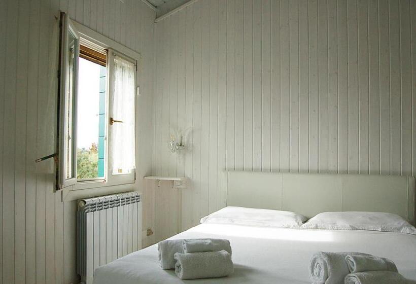 پانسیون Junior Suites Venezia