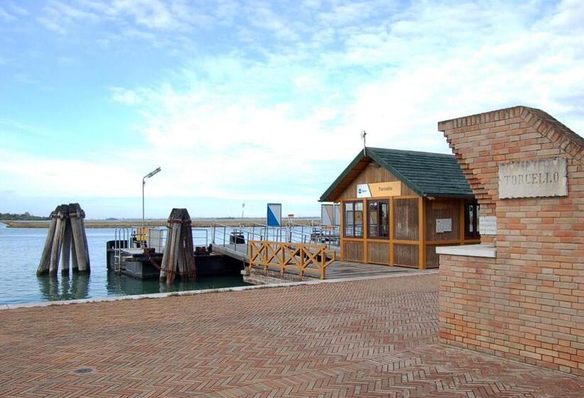 پانسیون Junior Suites Venezia