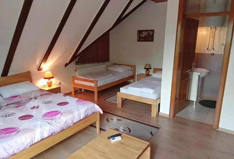 هاستل Prenoćište/restoran Lovac