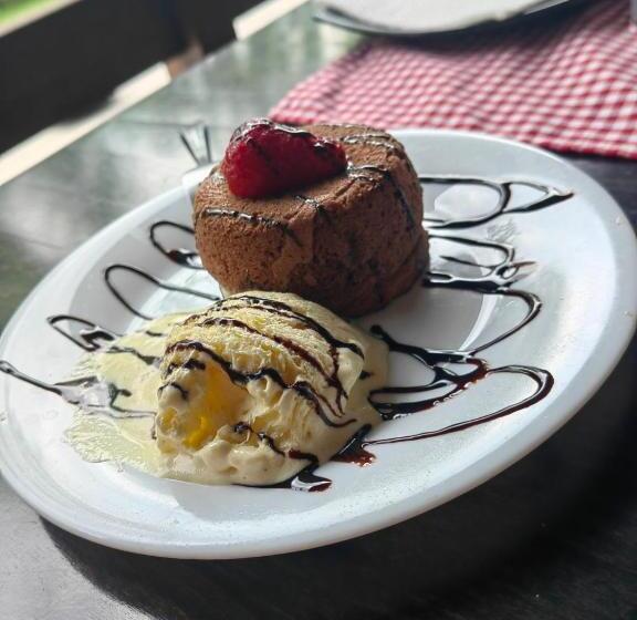 هاستل Prenoćište/restoran Lovac