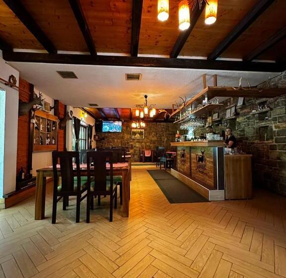 هاستل Prenoćište/restoran Lovac