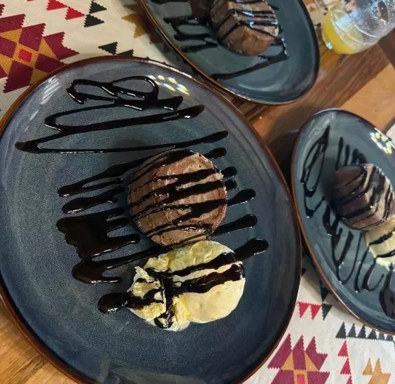 هاستل Prenoćište/restoran Lovac