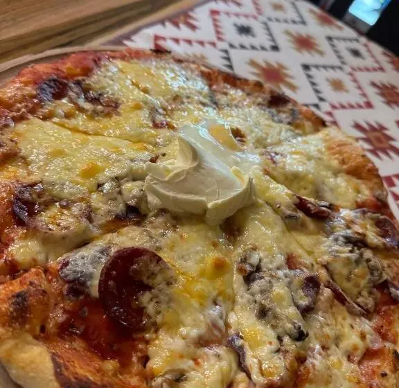 هاستل Prenoćište/restoran Lovac