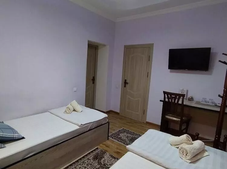 تختخواب و صبحانه Orom Guest House