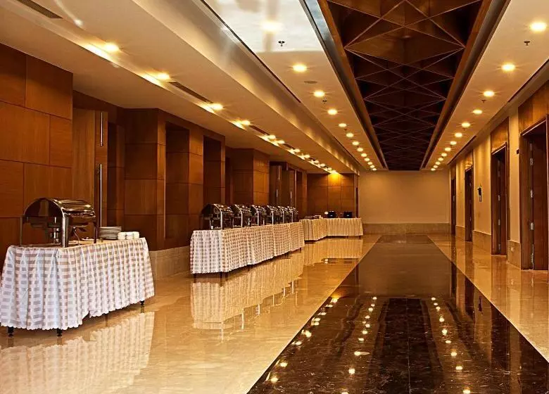 Hotelli Joy Inn & Suites