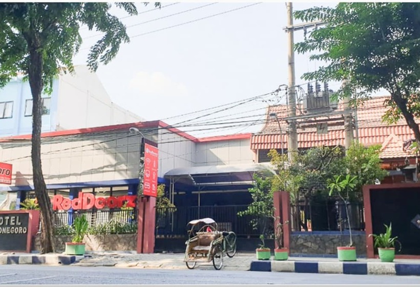 酒店 Reddoorz Near Bojonegoro Train Station