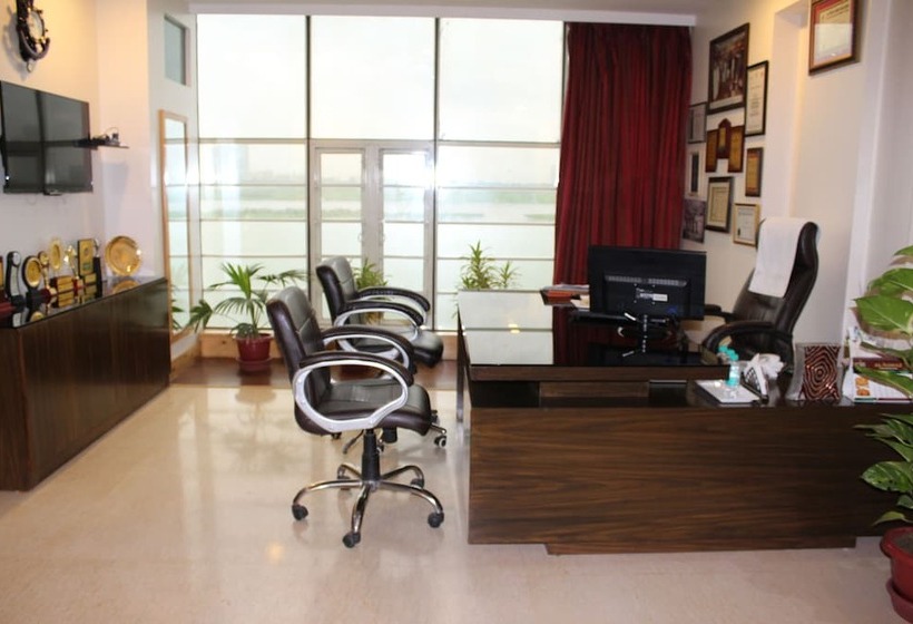 ホテル River View