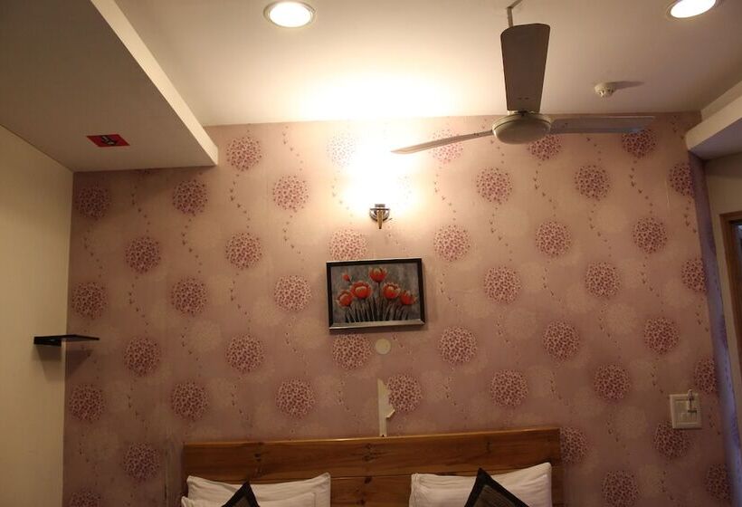 ホテル River View