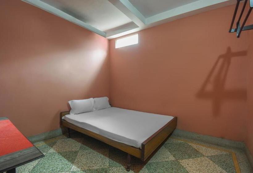 Spot On Hotel Anand Lodge