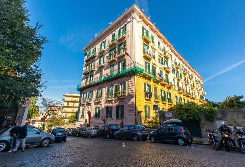 تختخواب و صبحانه Belvedere Bonito