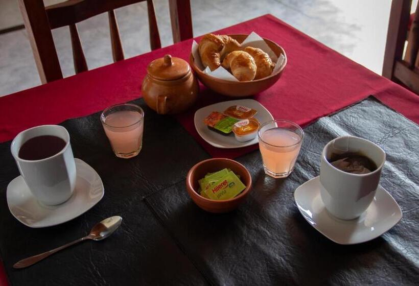 Hotel Caminos Hostal