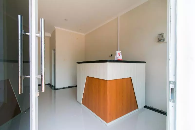 Hotelli Oyo 1078 Fakhira Residence