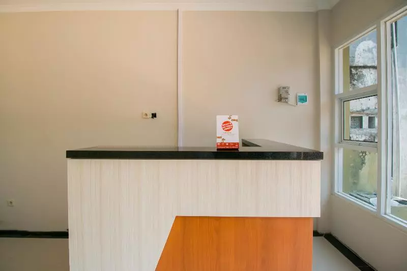 Hotelli Oyo 1078 Fakhira Residence