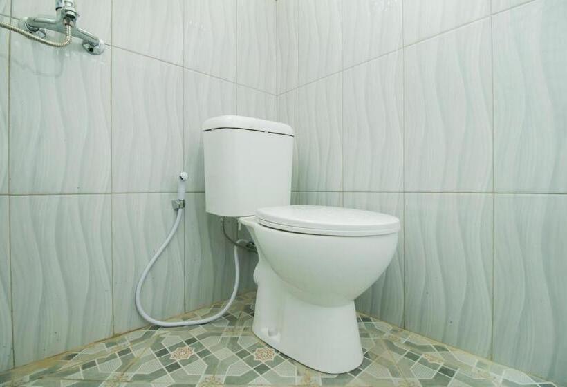 בית מלון כפרי Oyo 1078 Fakhira Residence