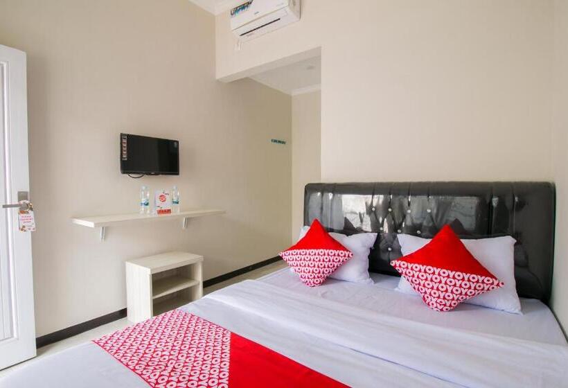 בית מלון כפרי Oyo 1078 Fakhira Residence