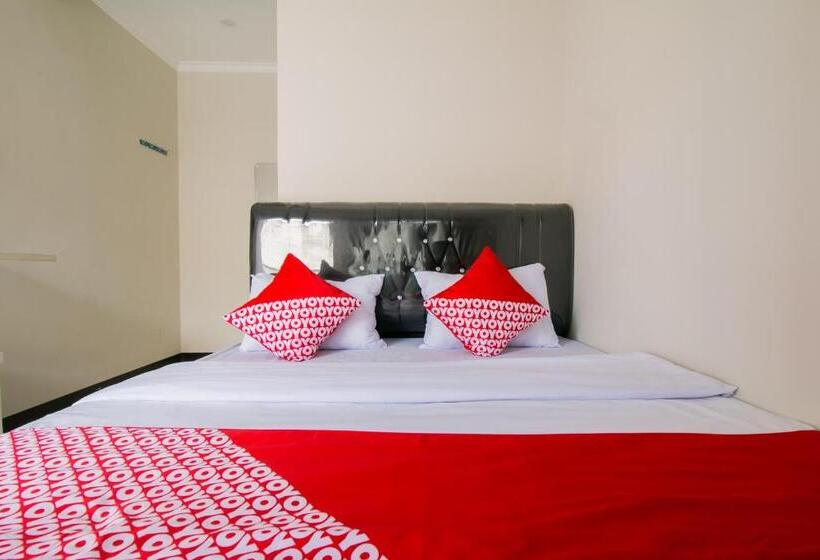 בית מלון כפרי Oyo 1078 Fakhira Residence