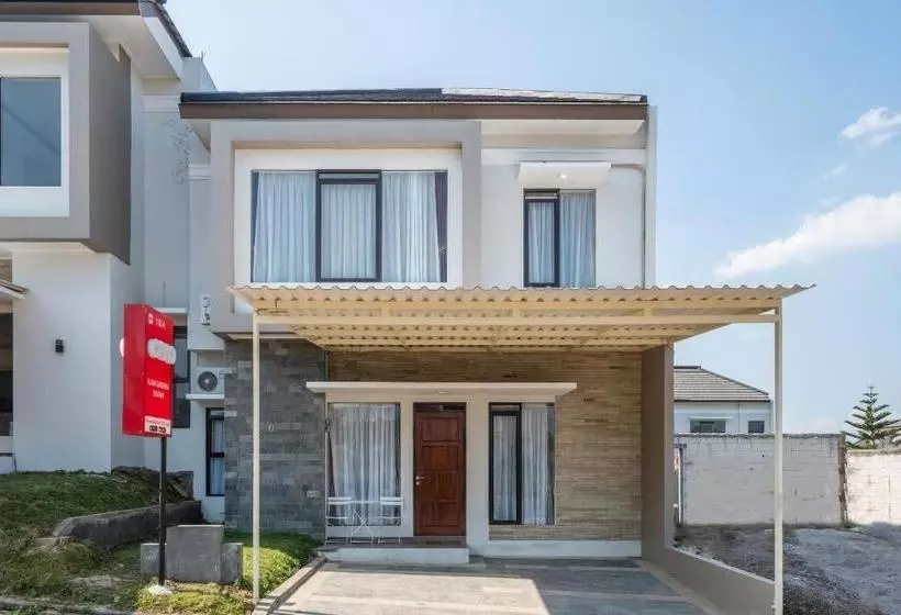 هتل Oyo 1504 Alana Gardenia Syariah