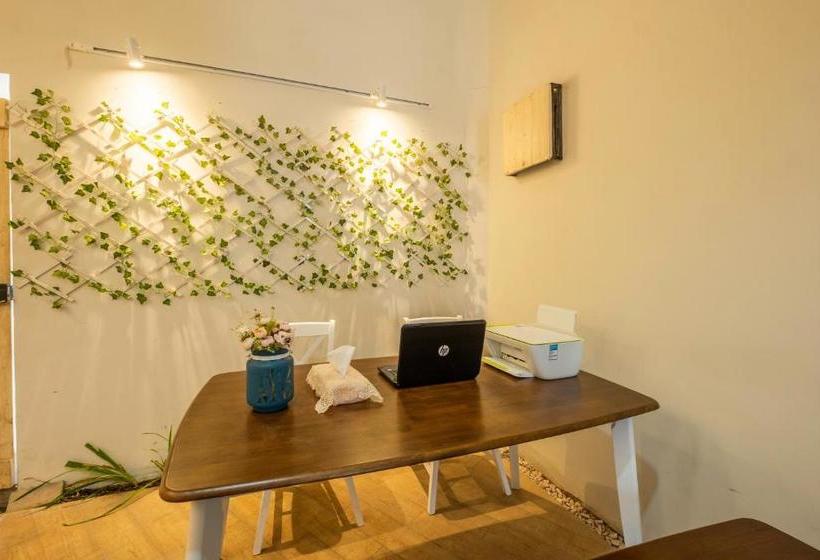 בית מלון כפרי Oyo 1504 Alana Gardenia Syariah