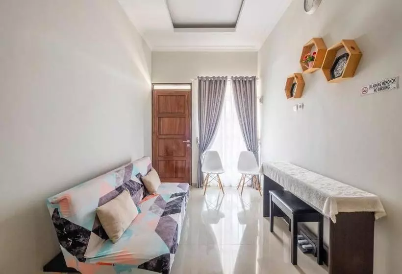 هتل Oyo 1504 Alana Gardenia Syariah