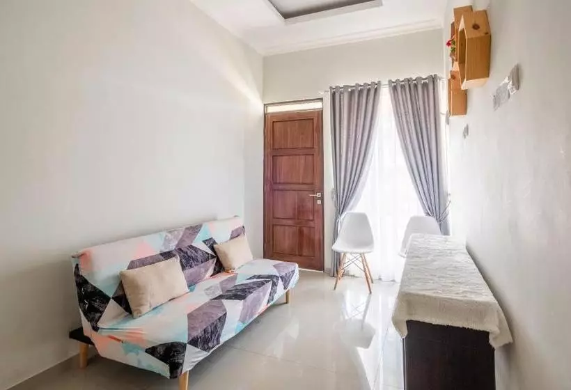 هتل Oyo 1504 Alana Gardenia Syariah