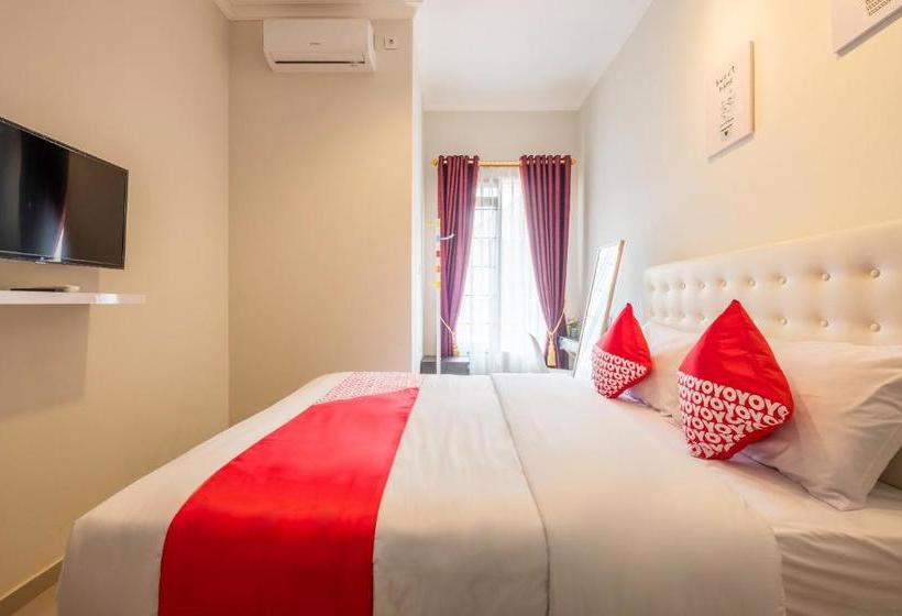 בית מלון כפרי Oyo 1504 Alana Gardenia Syariah