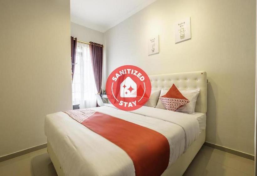 בית מלון כפרי Oyo 1504 Alana Gardenia Syariah