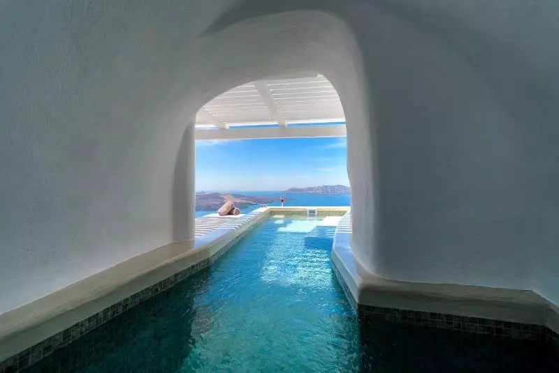 پانسیون Iriana Suites