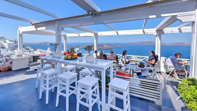 پانسیون Iriana Suites
