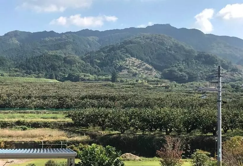 ペンション Yamanobenomichi Teku Teku