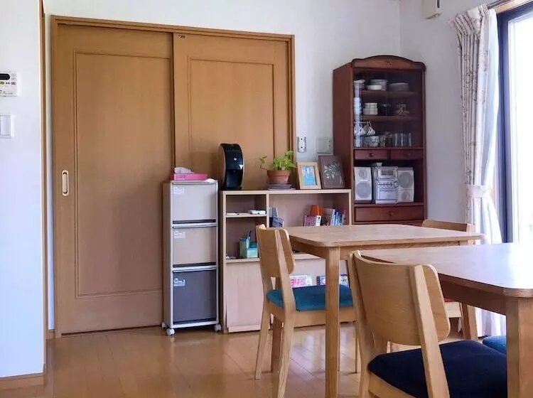 ペンション Yamanobenomichi Teku Teku