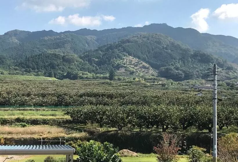 ペンション Yamanobenomichi Teku Teku