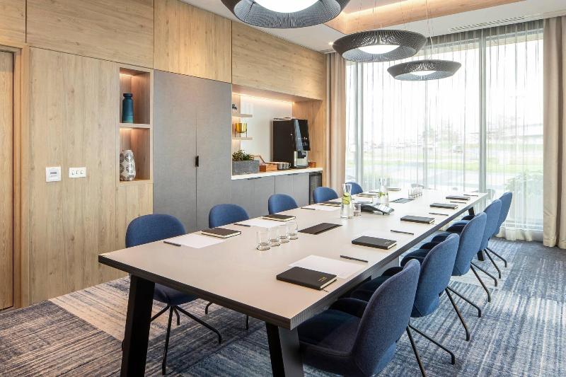 ホテル Courtyard By Marriott Inverness Airport