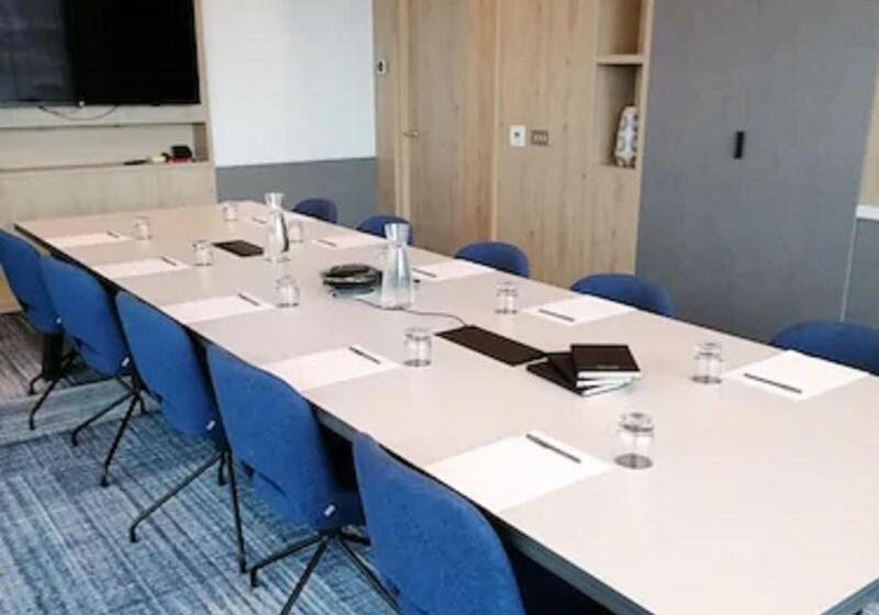 ホテル Courtyard By Marriott Inverness Airport