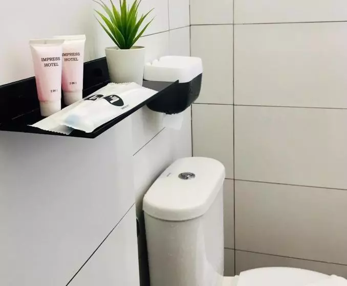 Hotel Impress