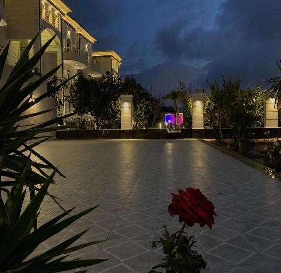 فندق Golden White