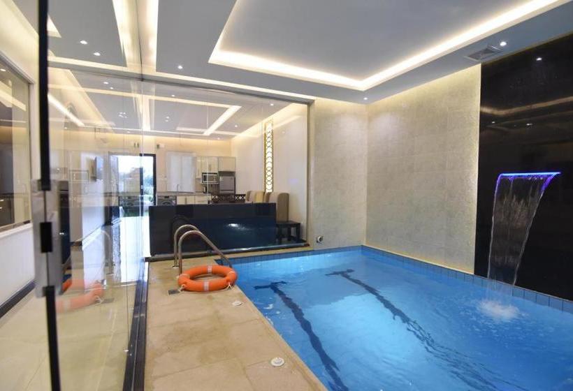 فندق Golden White