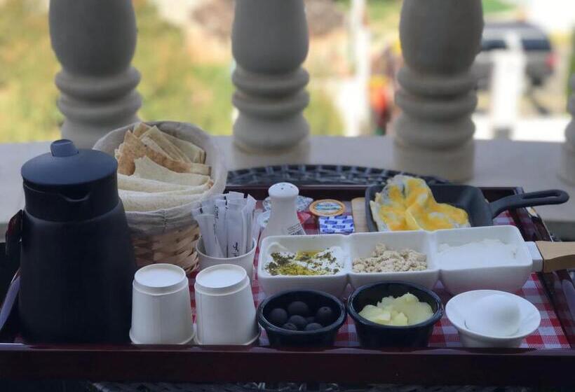 فندق Golden White