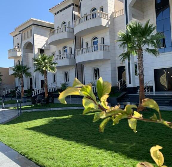 فندق Golden White