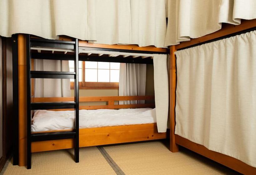 פנסיון Guesthouse Hajimari