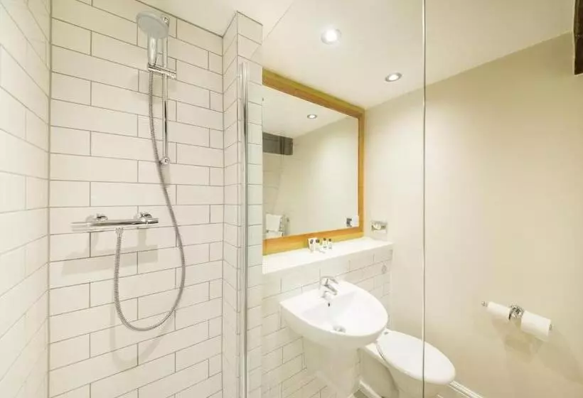 Hotelli The Fox House By Innkeeper S Collection