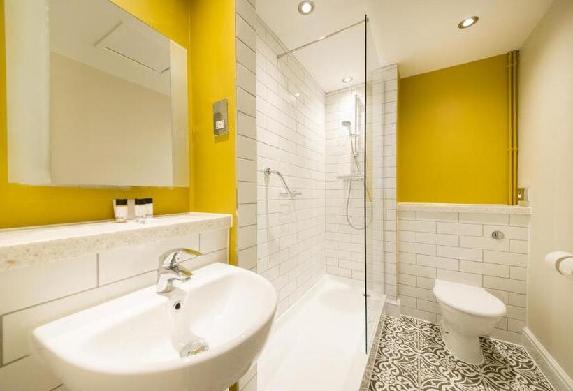 호텔 The Fox House By Innkeeper S Collection