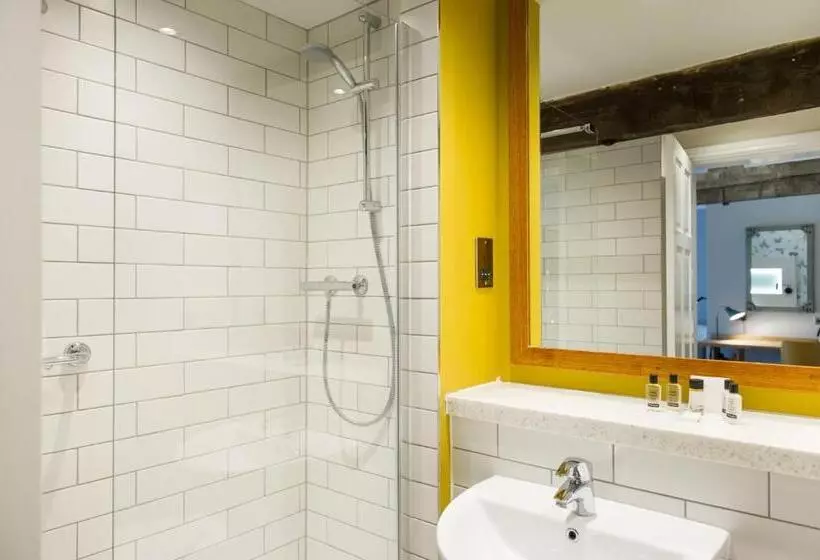 Hotelli The Fox House By Innkeeper S Collection