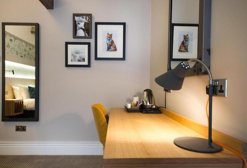 호텔 The Fox House By Innkeeper S Collection