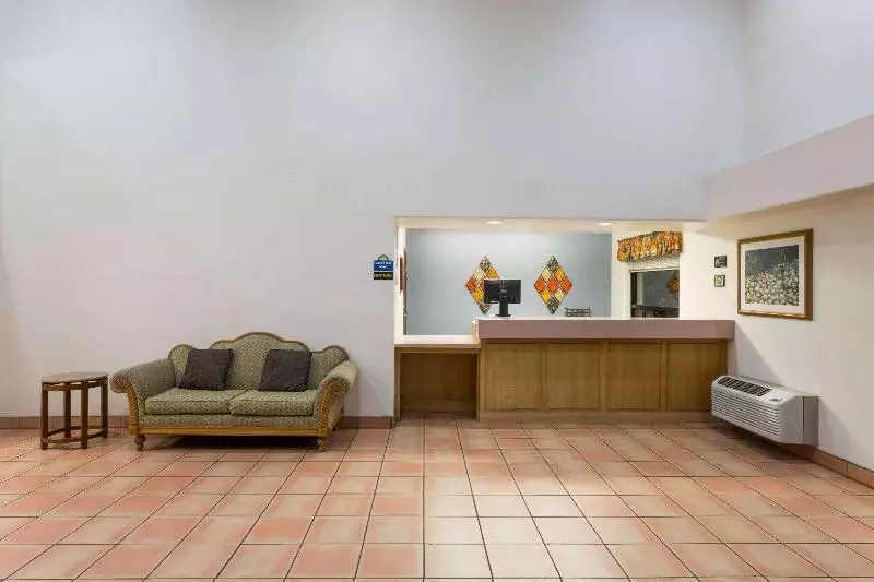 Отель Days Inn Benson