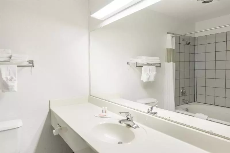 Отель Days Inn Benson