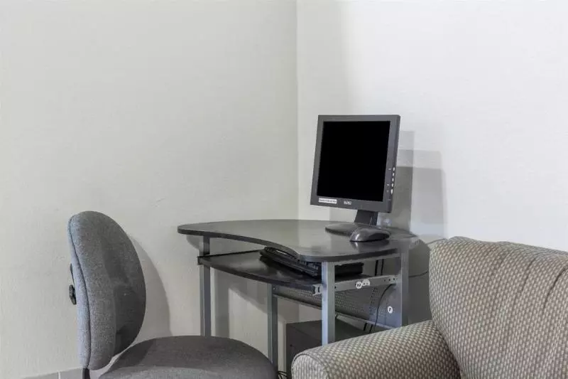 Отель Days Inn Benson