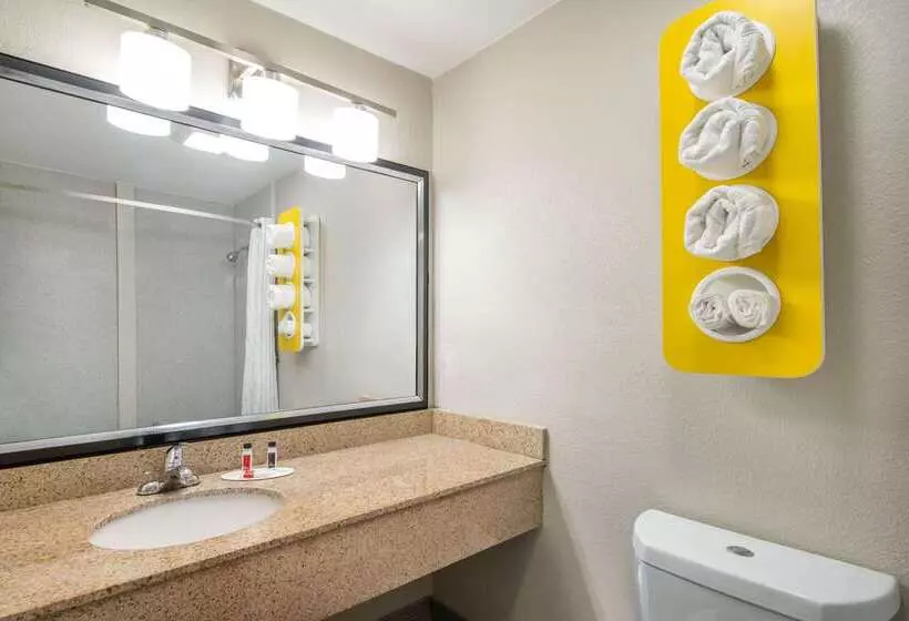 בית מלון כפרי Spark By Hilton Atlanta Cumberland Ballpark