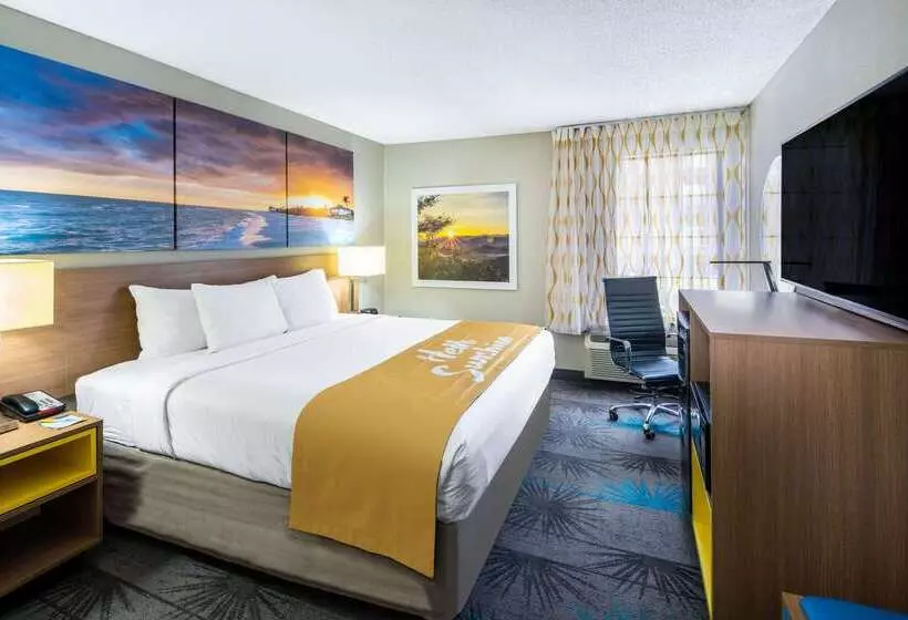 בית מלון כפרי Spark By Hilton Atlanta Cumberland Ballpark